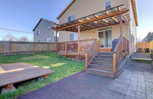 Walnut Grove House | Comfortable 4-Bedroom Home with Ocean View in Vancouver