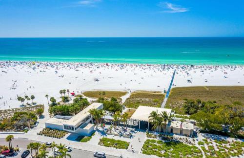 Bay Acres House | Relaxing King Bed & Patio Retreat, Steps from the Beach