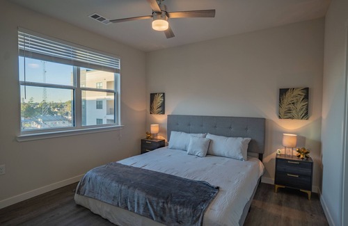 Spring Branch East Apartment | Cozy King Bed Suite with Free Netflix and Parking