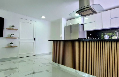 Los Naranjos Apartment | Comfortable KING Bed with Office & Smart TV in Prime Location
