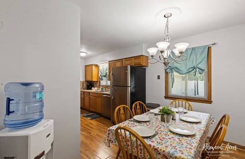 Bradley House | Cozy King Bed Retreat with Fenced Backyard & 65" TV