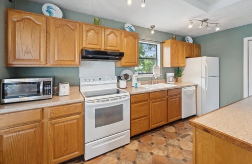 Tybee Island House | King Bedroom Marsh Side Getaway!