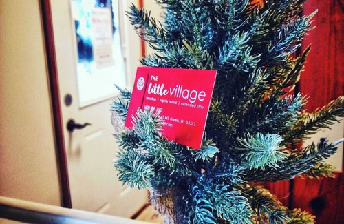 Mount Horeb Hotel | Ideal Getaway at The Little Village, 1 Bedroom King Suite