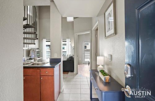 West Campus Apartment | Cozy Retreat with King Beds and Patio Dining in ATX