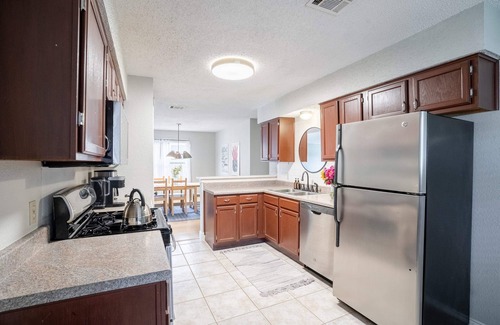 Maple Run House | King Beds, Free Parking, 4 br | Copano