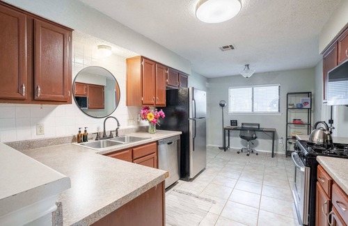 Maple Run House | King Beds, Free Parking, 4 br | Copano