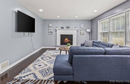 Antioch House | Cozy Antioch Home with King Beds and Lake View Amenities
