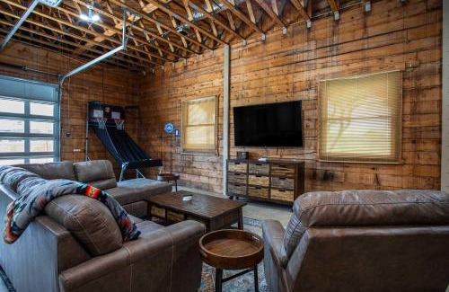 Fredericksburg House | King Beds Game Room On 290 Large Estate Kitchen