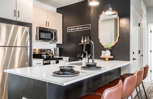 Boise Apartment | King Beds, Pool, Coffee Bar, Balcony