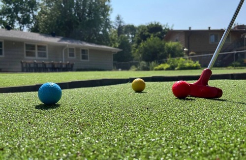Burnsville House | Spacious King Beds for 11, Pet-Friendly with Pool Access