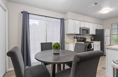 University Park House | Spacious Retreat with King Beds and Family-Friendly Amenities