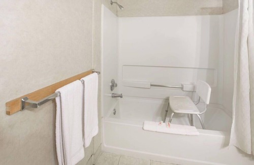 Pasco Hotel | Budget-Friendly Knights Inn Pasco: Family & Accessible Amenities