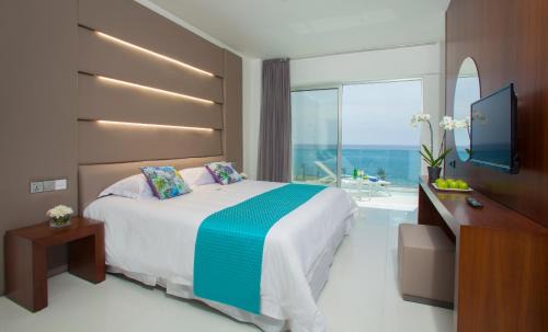 Chlorakas Resort | Delightful King Evelthon Beach Hotel & Resort Experience