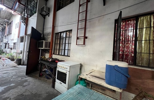 Bantay House | Convenient Stay at King Henry's Transient House with Breakfast