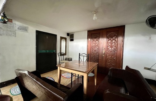 Bantay House | Convenient Stay at King Henry's Transient House with Breakfast