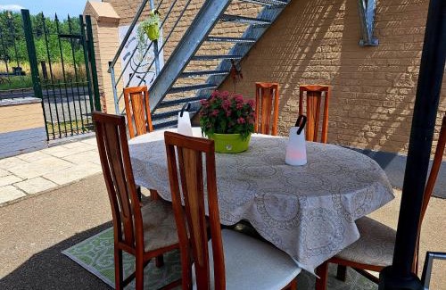 Zutendaal Apartment | Family-Friendly King of Gold Stables with Horse Amenities