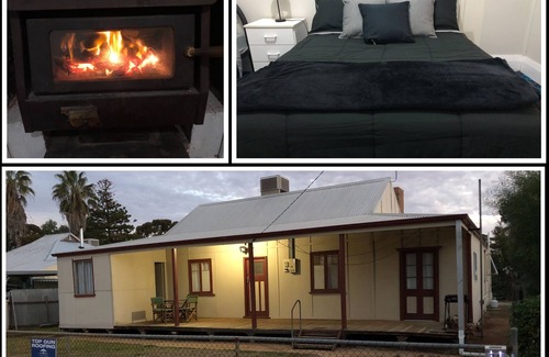 Southern Cross House | Convenient Stay at King of the Cross: Work or Leisure