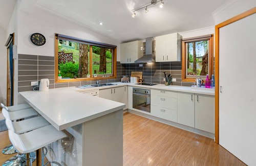 Sawmill Settlement House | Inviting King Parrot Retreat - Perfect for Family Getaways