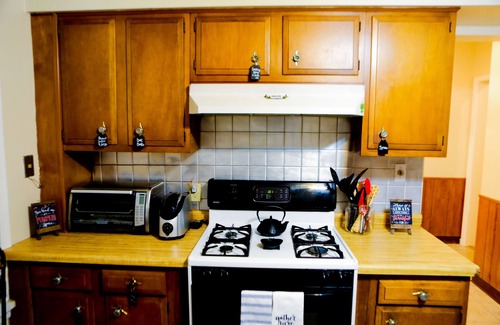 Whittier House | Experience King Pleasant Mansion with Fast Wifi & Parking