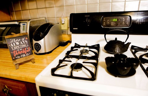 Whittier House | Experience King Pleasant Mansion with Fast Wifi & Parking