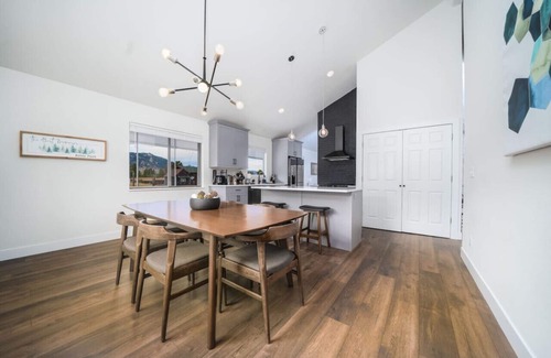 Carriage Hills Cabin | Relaxing Retreat with King Beds, Hot Tub & Scenic Views