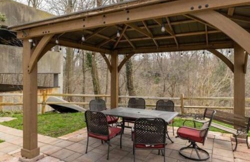 Fairview Park Apartment | Experience Comfort at King & Queen Georgetown Villas
