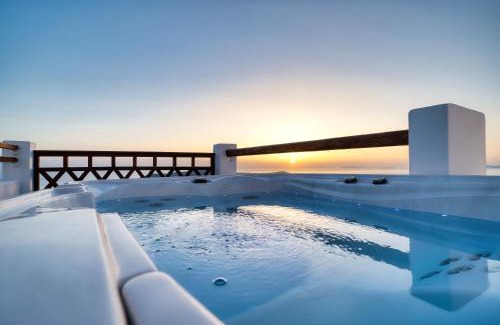 Imerovigli Bed & Breakfast | Exceptional King&Queen Suites with Hot Tub & Family Amenities