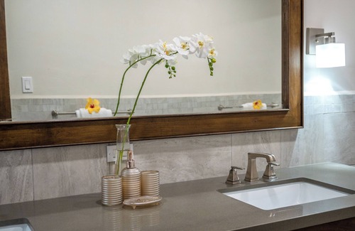 Armenia Apartment | King Resort Suite in Cayo Belize