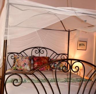 Tanetane Apartment | Cozy King Room with Ocean View & Breakfast Included
