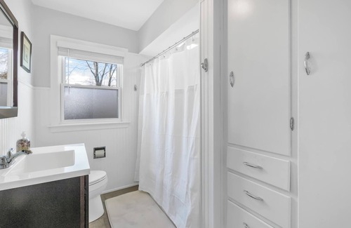 Frankenmuth Bed & Breakfast | Indulgent King Room at Bed and Breakfast with Hot Tub