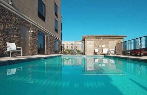North Las Vegas Apartment | Pet-Friendly King Room Near Life Storage LAS Awaits You