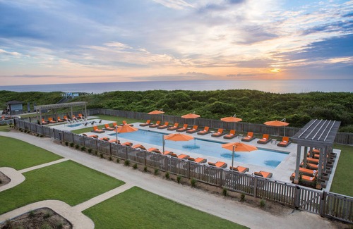 Duck Apartment | Ocean View King Room with Spa & Pool Access Await You