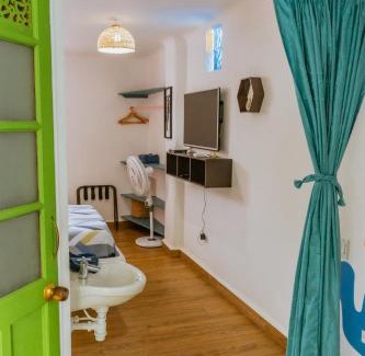 El Cabrero Apartment | Top-Rated Francechy's Apartamentos 302 with Breakfast & Dining