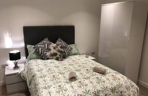 King's Cross Apartment | Discover Comfort at King's Cross: Private Double Ensuite