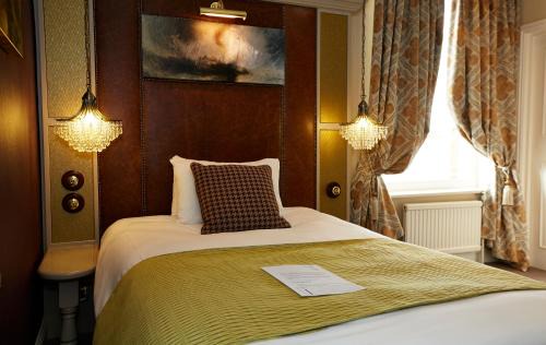 Wimborne Hotel | Family-Friendly King's Head Hotel with Dining Options