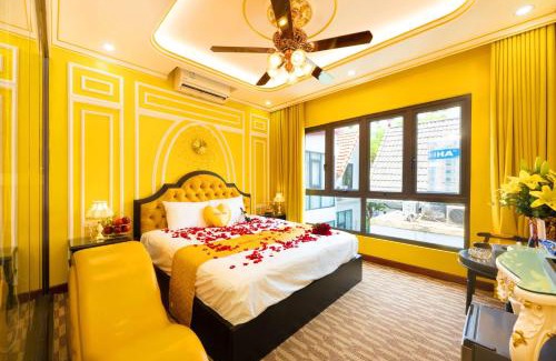 Hoang Mai Hotel | Discover Comfort at King's Hotel Linh Đàm with Hot Tub & Breakfast