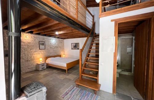 Lofou House | Pet-Friendly King's House with Exceptional 10/10 Reviews