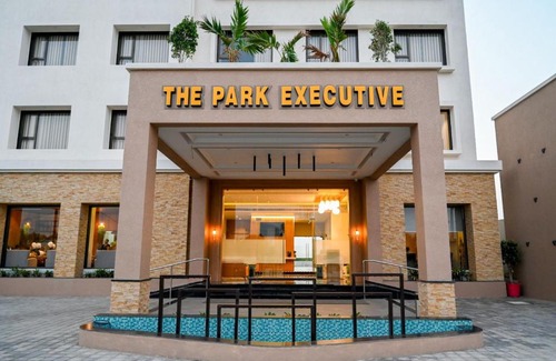 Jamnagar Hotel | Discover Comfort at King's Kraft The Park Executive Hotel