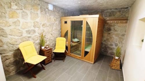 Hrascina House | Discover Oceanview Comfort at King's Lodge - 4 Star Rated