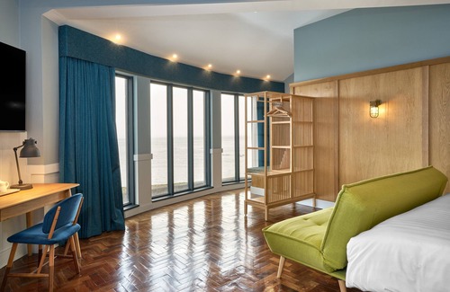 Sutton Cross Hotel | Experience King Sitric: Guest Rated 9.8 with Family-Friendly Amenities