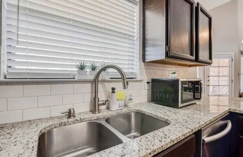 El Paso House | Family-Friendly House with King Bed & Huge Backyard Oasis
