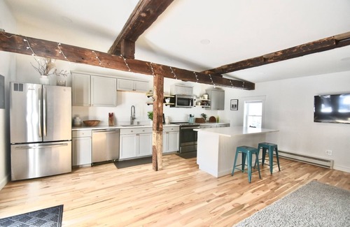 Topsham Apartment | Newly Designed 1BR Near Downtown Brunswick - Rated 9.6/10