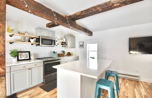 Topsham Apartment | Newly Designed 1BR Near Downtown Brunswick - Rated 9.6/10