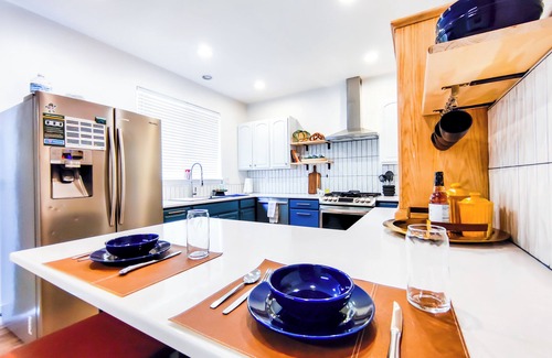 Carson City House | Elegant King Tahoe Retreat with Lake View & Breakfast