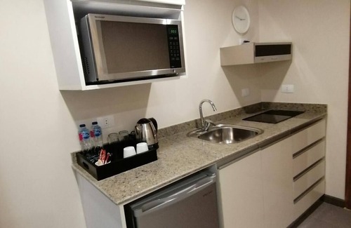 Heliopolis House | Convenient King Studio with Pool, 5 Minutes from Airport