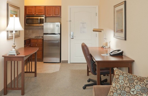 Lafayette Apartment | King Studio with Free Breakfast & Indoor Pool Access