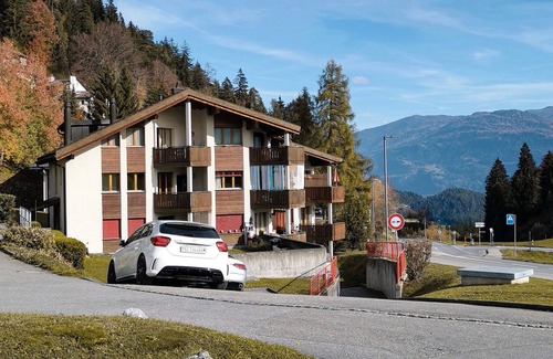 Flims Apartment | King Studio with Kitchen & Convenient Free Parking