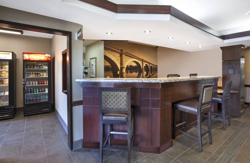 Columbia Apartment | King Studio by University of Missouri | Gym & Free Breakfast