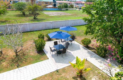 Georgetown Apartment | King Studio - One: Guest Rated 10/10 with Breakfast Included