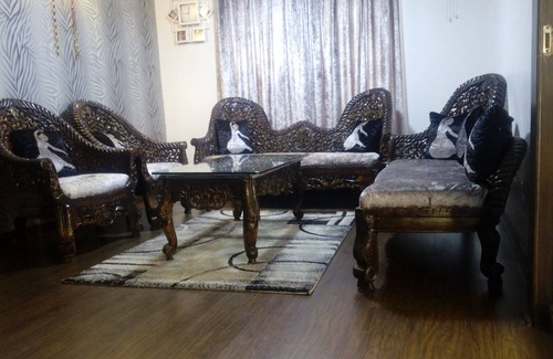 Ludhiana House | Cozy King Style Suite with Attached Drawing Room